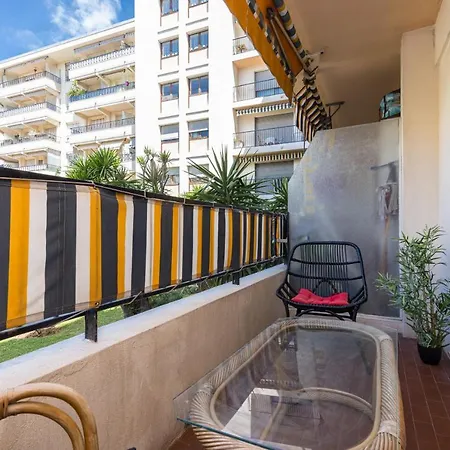 Charming 1 Bdr Terrace & Garage Daire *