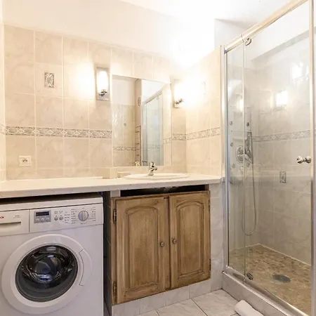 Charming 1 Bdr Terrace & Garage Apartment *